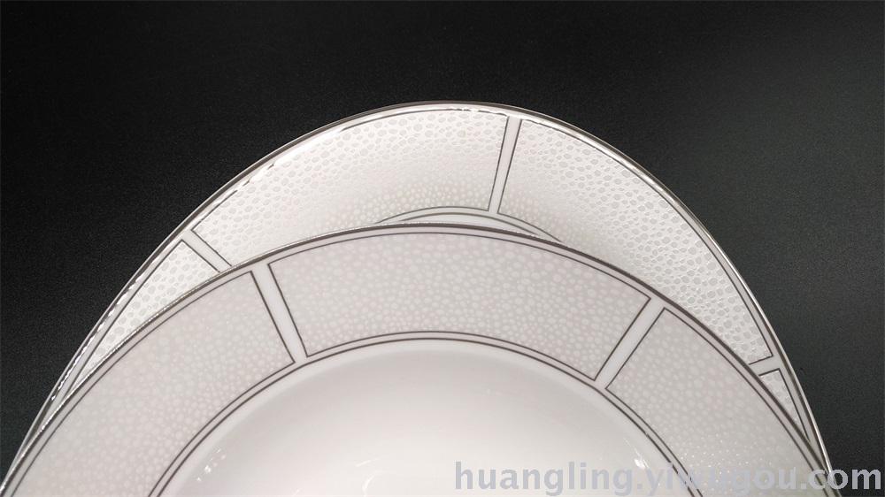 Blue and white porcelain bowl set Jingdezhen ceramic bone china tableware bowl plate wholesale ceramic tableware Blue and white porcelain bowl set Jingdezhen ceramic bone china tableware bowl plate wholesale ceramic tableware