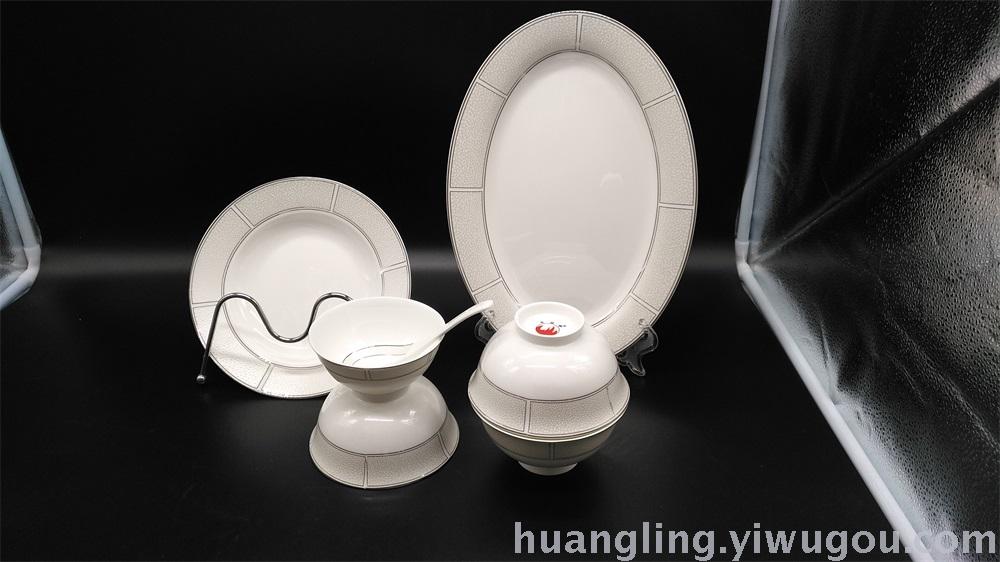 Blue and white porcelain bowl set Jingdezhen ceramic bone china tableware bowl plate wholesale ceramic tableware Blue and white porcelain bowl set Jingdezhen ceramic bone china tableware bowl plate wholesale ceramic tableware