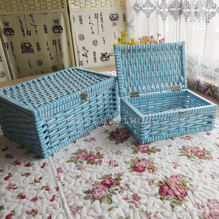 Foreign trade's sleek, minimalist nature of European hand-woven raffia storage baskets Foreign trade's sleek, minimalist nature of European hand-woven raffia storage baskets
