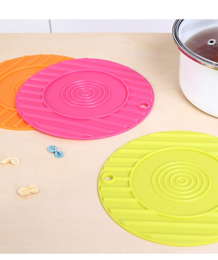 KM1201. Round silicone heat insulation pad table mat creative heat insulation pad heat insulation and anti-ironing pad pan pad
