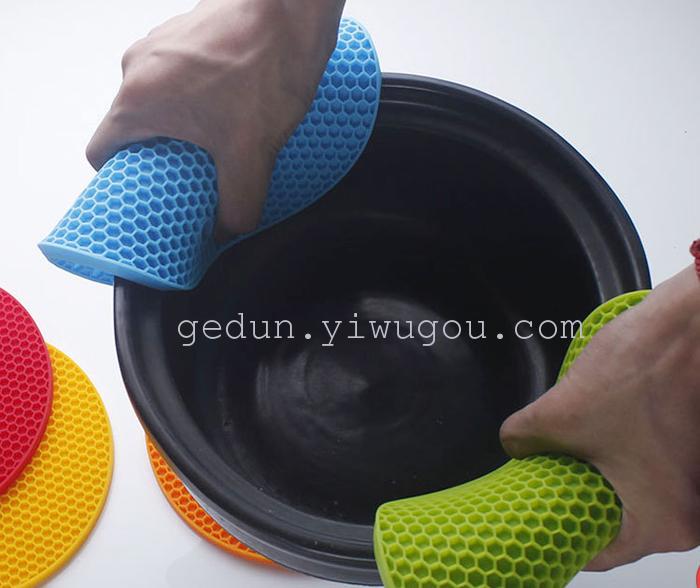Explosion, thickened 85g waterproof table mat silicone honeycomb heat insulation pad
