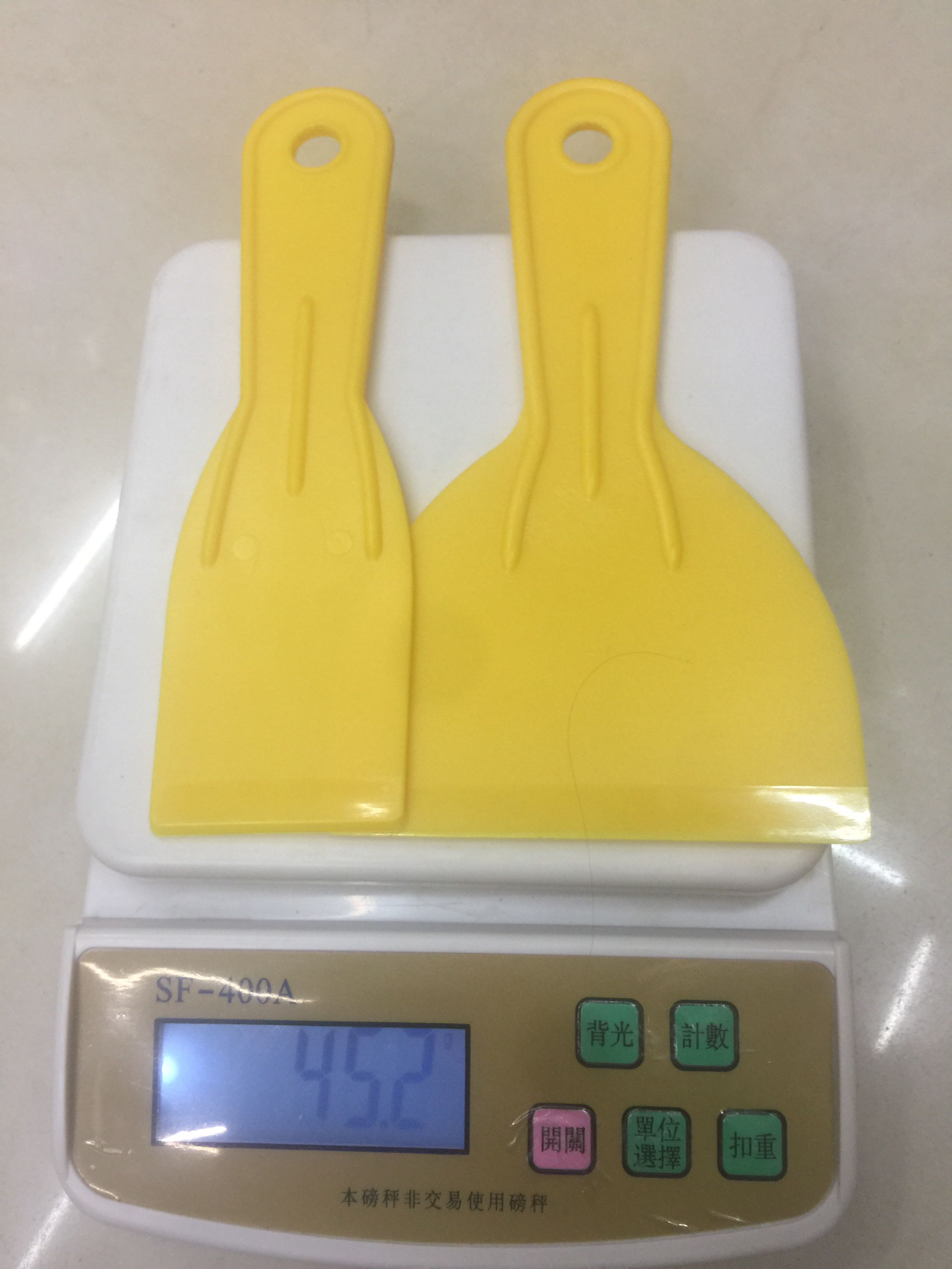Baking plastic scraper plastic scraper plastic cement knife triangle flat scraper table scraper cleaning knife shovel Baking plastic scraper plastic scraper plastic cement knife triangle flat scraper table scraper cleaning knife shovel