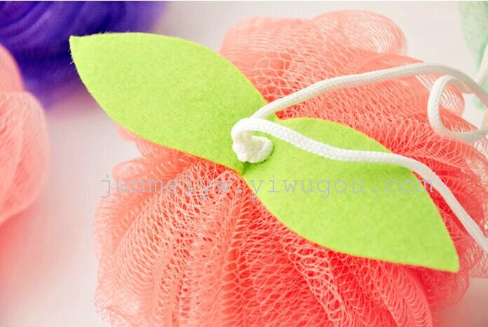 Pumpkin flower bath ball fresh green leaf bath flower bath, bath and bath sponge bath.
