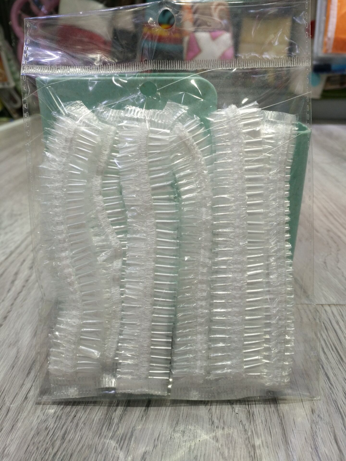 Transparent plastic shower cap Hotel home kitchen sanitary is like hair cap
