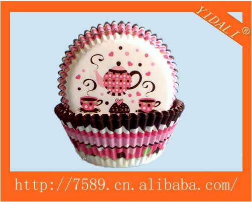 Valentine's day cake paper holder with toothpick/cupcake cupcakes/cupcakes. Valentine's day cake paper holder with toothpick/cupcake cupcakes/cupcakes.