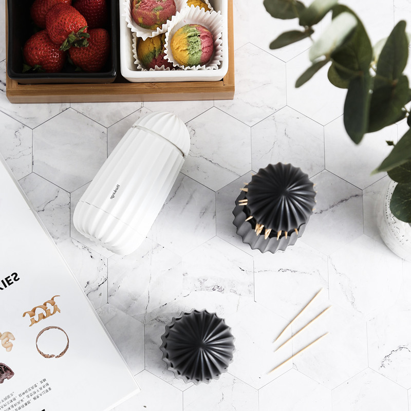 Nordic Ins Livingroom Toothpick Holder Portable Plastic Toothpick Holder Hand Pressure Automatic Toothpick Bottle Creative Toothpick Box