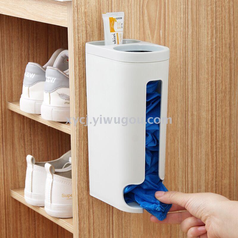 Large space extraction type perforation free household kitchen garbage bag storage