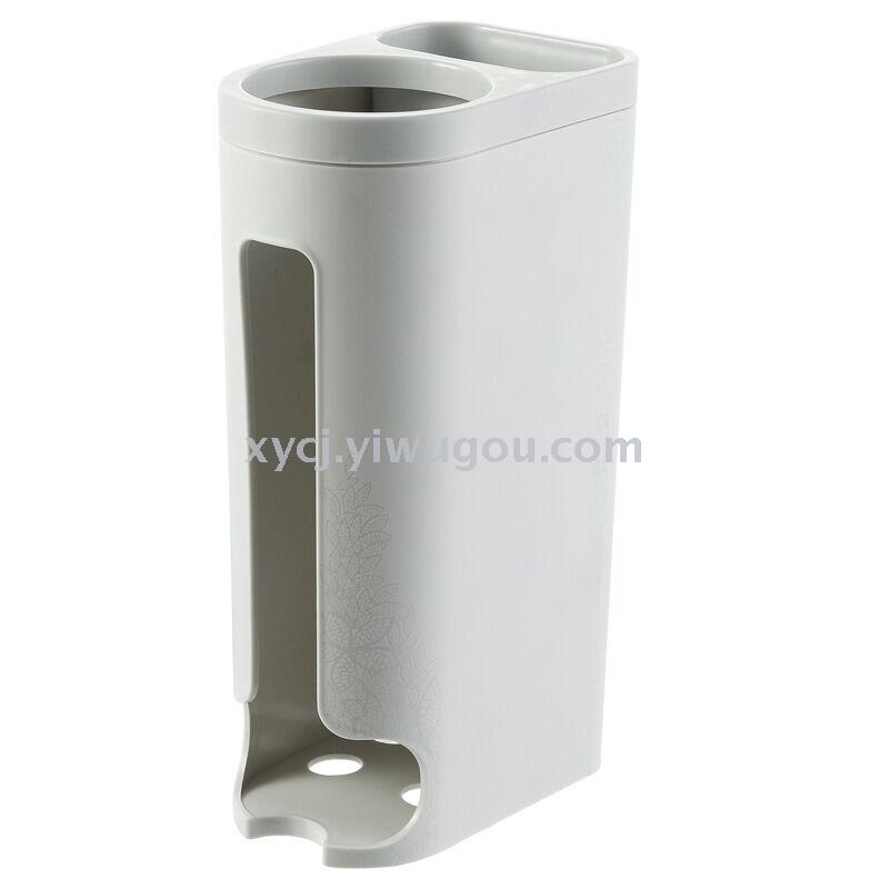 Large space extraction type perforation free household kitchen garbage bag storage
