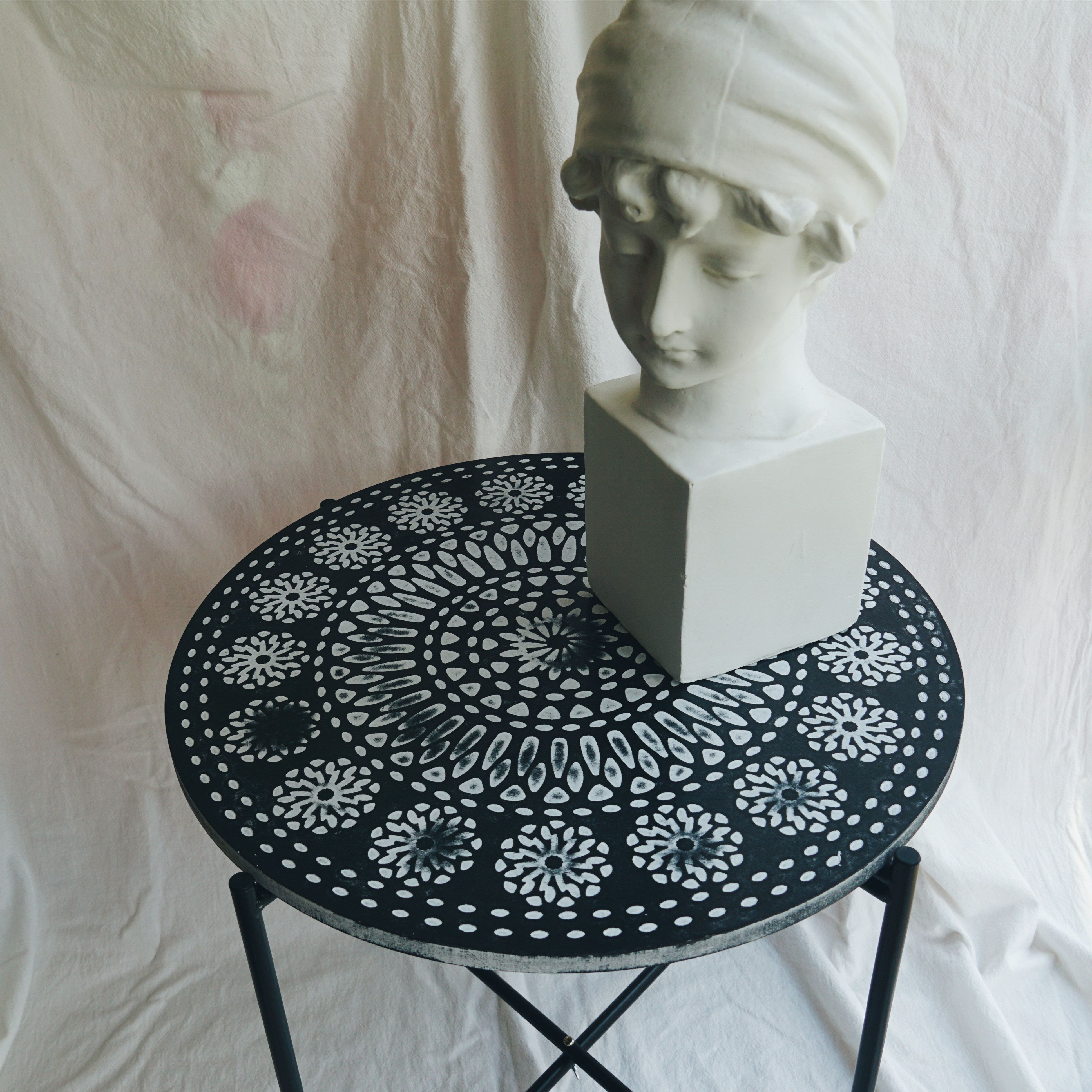 Retro Nordic Practical Distressed Bed &amp; Breakfast Iron Folding Small Coffee Table Tray Artistic Designer Cool Side Table