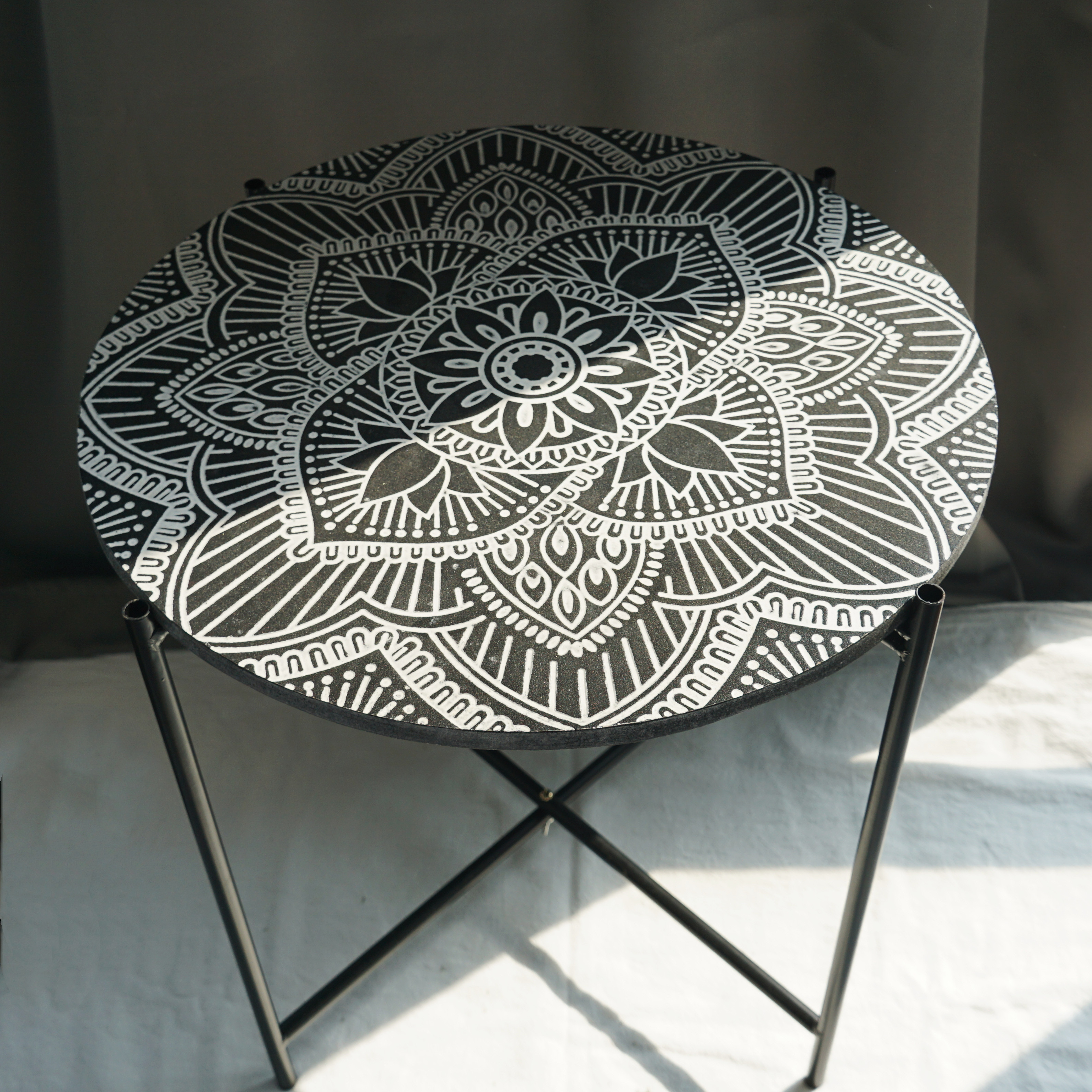 Retro Nordic Practical Distressed Bed &amp; Breakfast Iron Folding Small Coffee Table Tray Artistic Designer Cool Side Table