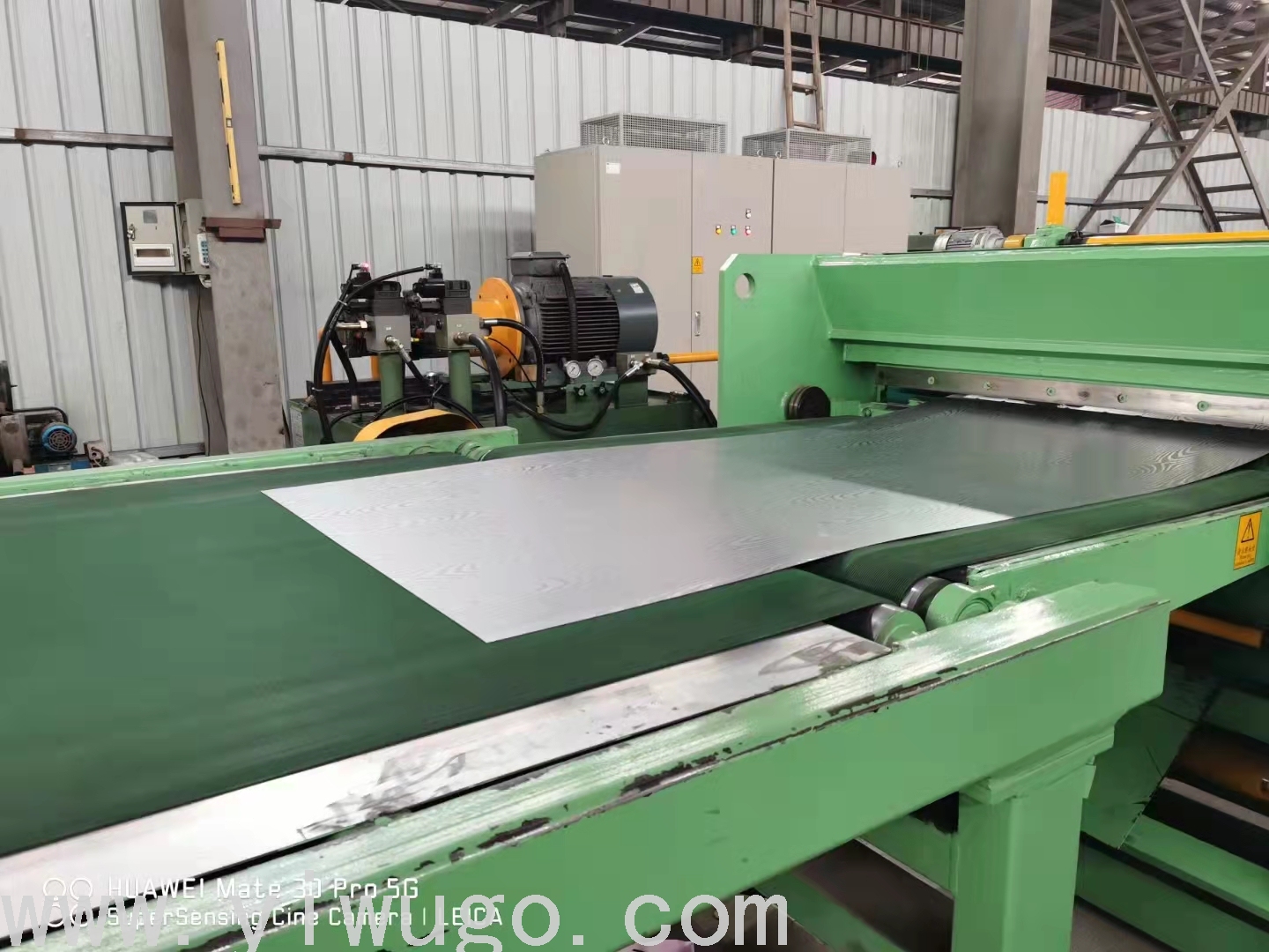 Galvanized Embossed Door Panel Anti-Theft Door Decoration Checkered Plate Door Surface Iron Sheet Galvanized Embossed Door Panel Anti-Theft Door Decoration Checkered Plate Door Surface Iron Sheet