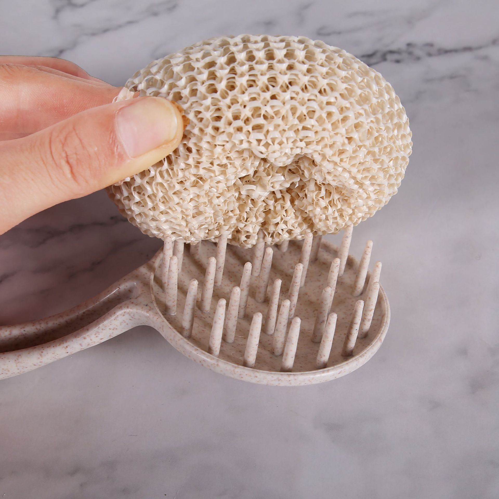Factory direct wheat straw pot Brush Kitchen Wash dishes Brush household cleaning can hang multi-functional Cleaning Brush wholesale