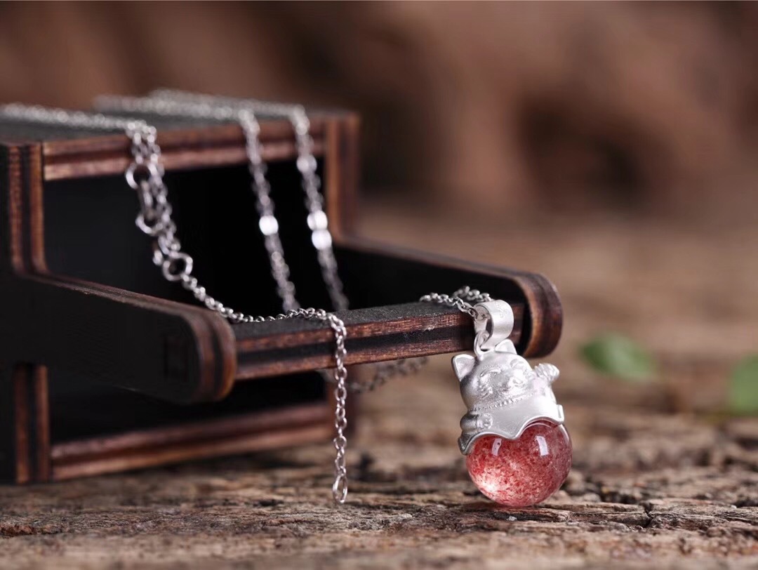 S925 sterling silver very lovely fortune cat strawberry crystal pendant fortune cat strawberry crystal necklace