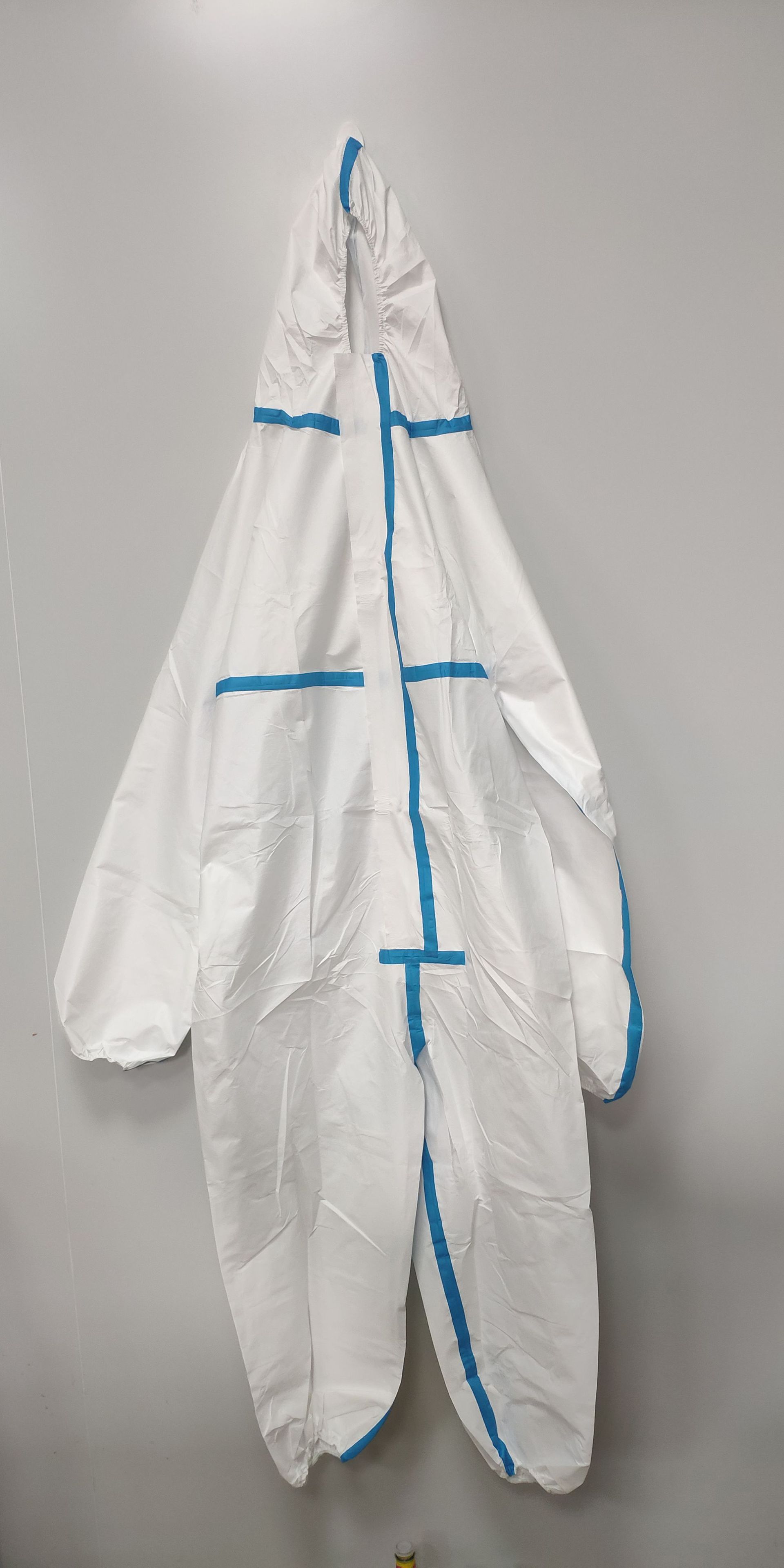 Disposable Civil Isolation and Epidemic Prevention Clothing Thickened Three Certificates (White List of Ministry of Commerce)