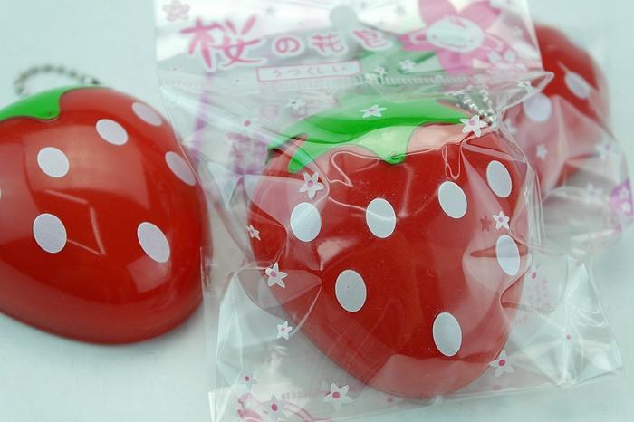 Cute cartoon creative beetles Strawberry cherry blossom soap box portable disposable SOAP flakes box