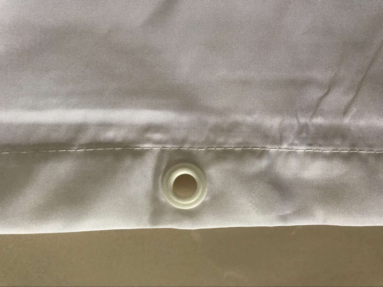 Wolf Polyester bath curtain with classic design is waterproof, thickened and mildew proof, and can be customized with copper buckle Wolf Polyester bath curtain with classic design is waterproof, thickened and mildew proof, and can be customized with copper buckle