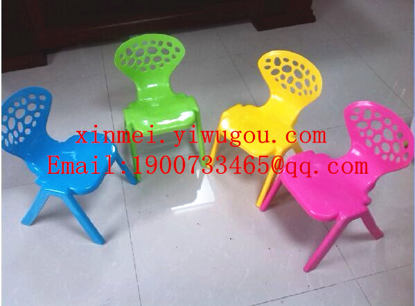 The new plastic baby on the chair of the children&#039;s chair, the chair of the child&#039;s chair, the child&#039;s chair, the child