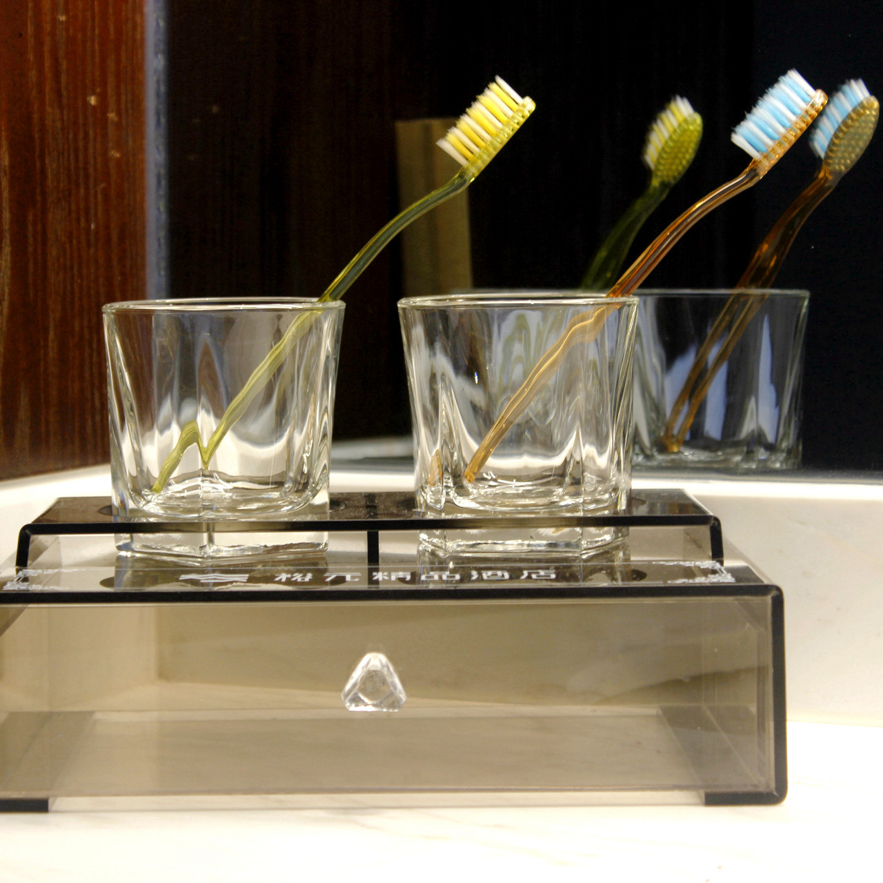 Ouste Hotel Club Home Disposable Toothbrush Toothpaste Soft Wool Kraft Paper Tooth-Cleaners Set