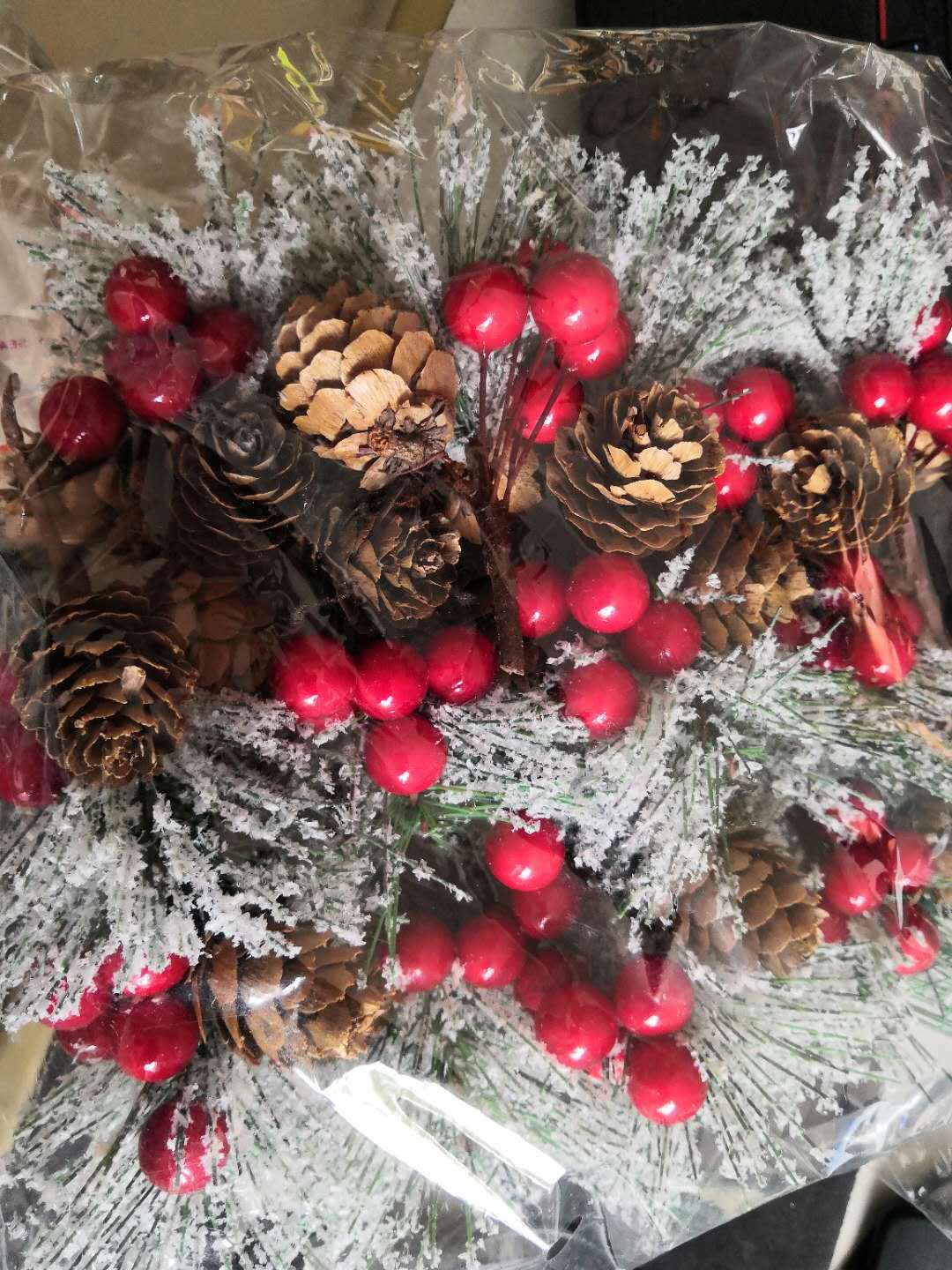 Christmas Decoration Bouquet DIY Garland Christmas Tree Matching Holiday Window Bar Scene Artificial Pine Cones Accessories Christmas Decoration Bouquet DIY Garland Christmas Tree Matching Holiday Window Bar Scene Artificial Pine Cones Accessories