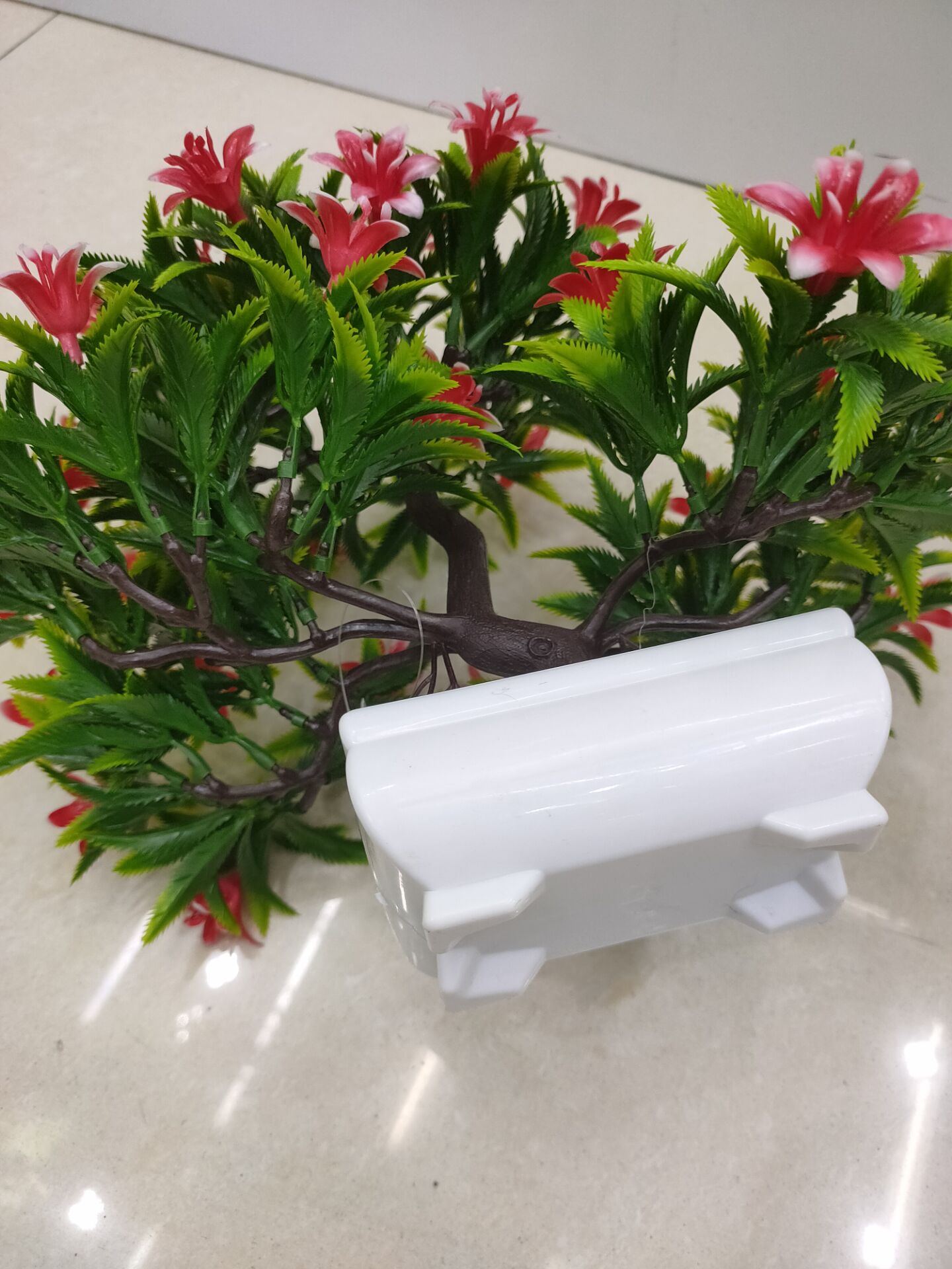 New spring series lily trident tree imitation flower artificial plant plastic flower spray paint color bending rod decoration New spring series lily trident tree imitation flower artificial plant plastic flower spray paint color bending rod decoration