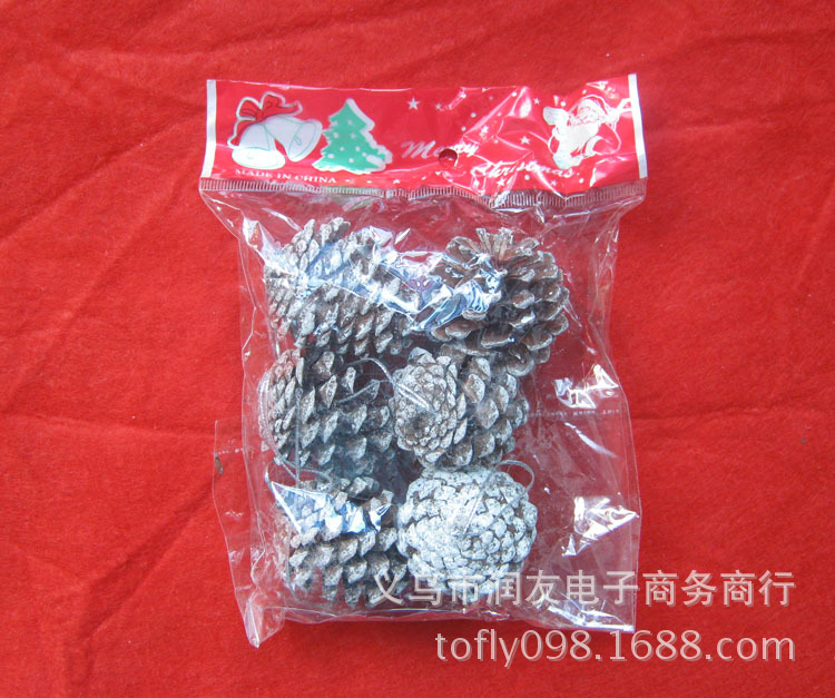 Decorative Pendant Christmas Tree Artificial Pine Cones Pendant Christmas Daily Necessities Christmas Pine Cone