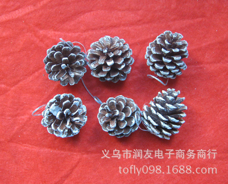 Decorative Pendant Christmas Tree Artificial Pine Cones Pendant Christmas Daily Necessities Christmas Pine Cone Decorative Pendant Christmas Tree Artificial Pine Cones Pendant Christmas Daily Necessities Christmas Pine Cone