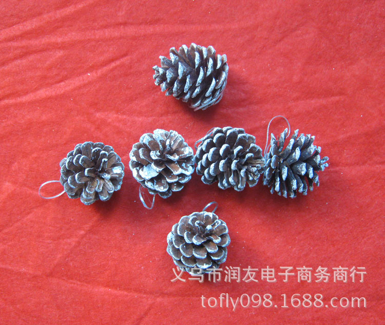Decorative Pendant Christmas Tree Artificial Pine Cones Pendant Christmas Daily Necessities Christmas Pine Cone Decorative Pendant Christmas Tree Artificial Pine Cones Pendant Christmas Daily Necessities Christmas Pine Cone