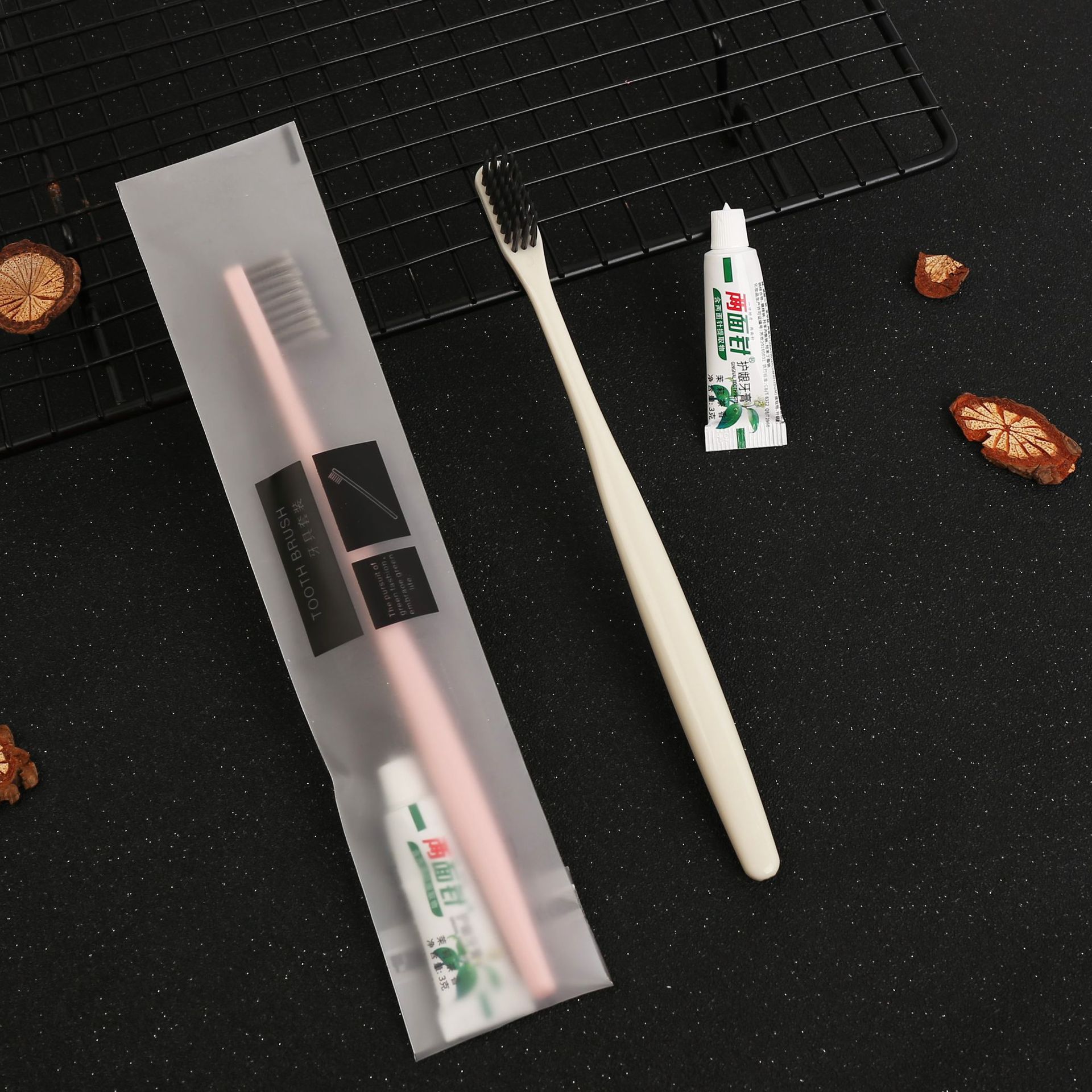 Hotel Disposable Toiletry Set Hotel Soft-Bristle Toothbrush Toothpaste 2-in-1 Can Be Customized Logo
