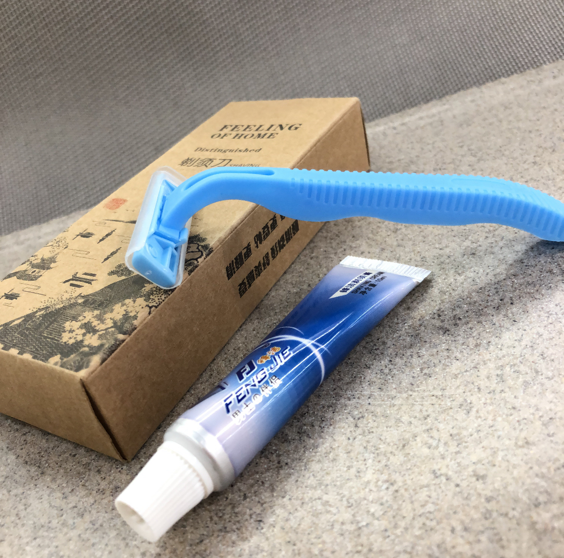 Hongxiang disposable toothbrush toothpaste set high-end customized hotel hotel toiletries Hongxiang disposable toothbrush toothpaste set high-end customized hotel hotel toiletries