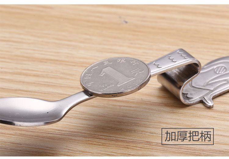 Factory Direct Sales 304 Stainless Steel Peeler Fruit Peeler Multifunction Paring Knife Kitchen Gadgets Wholesale Factory Direct Sales 304 Stainless Steel Peeler Fruit Peeler Multifunction Paring Knife Kitchen Gadgets Wholesale