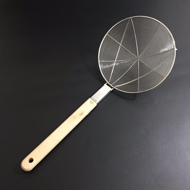 Stainless Steel Drain Scoop Filter Net Fishing Noodles Strainer Fried Steel Wire Large Fence Strainer Long Handle Commercial Colander