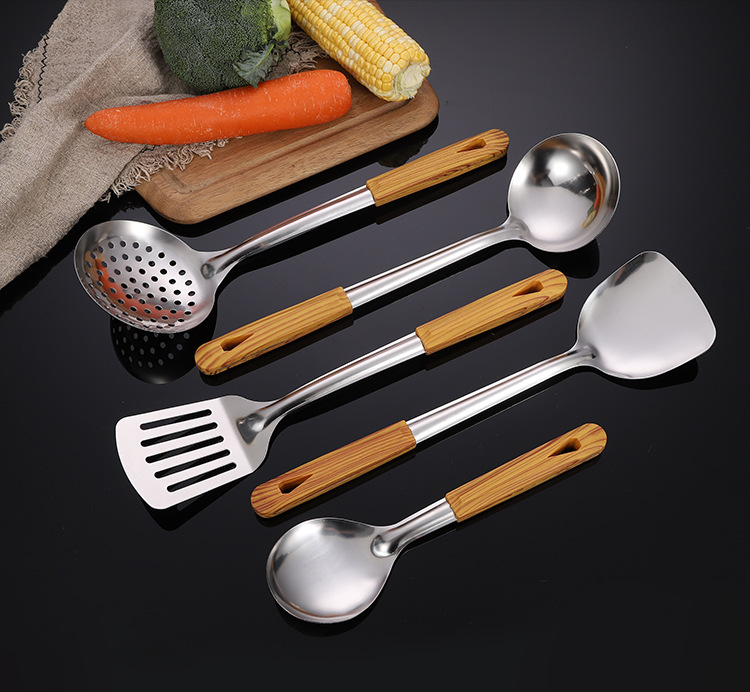 Household Kitchen Stainless Steel Wood Grain Kitchenware Thickened Spatula Colander Spatula with a Wooden Handle Meal Spoon Wholesale