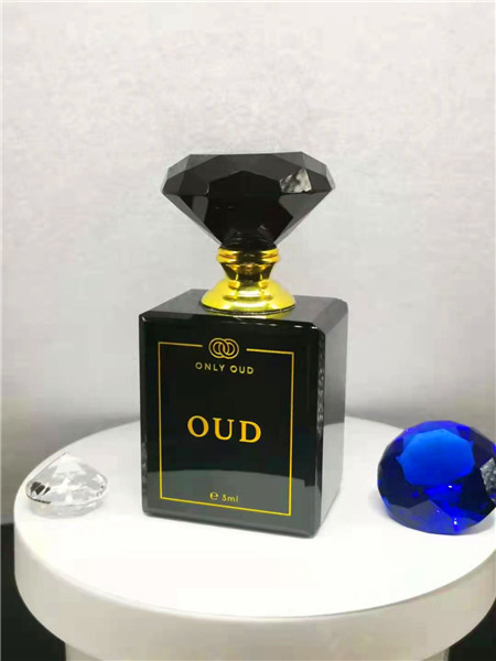 New Custom Middle East Crystal Glass Human Body Essential Oil Bottle Creative Crystal Decoration Perfume Bottle Cosmetic Bottle Fire Extinguisher Bottles New Custom Middle East Crystal Glass Human Body Essential Oil Bottle Creative Crystal Decoration Perfume Bottle Cosmetic Bottle Fire Extinguisher Bottles