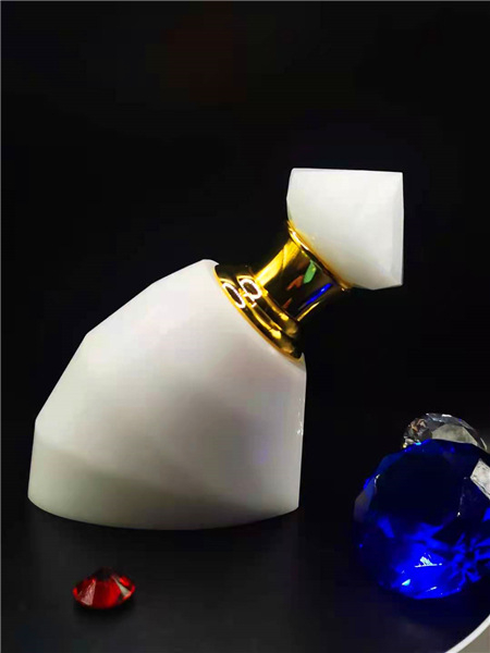 New Custom Middle East Crystal Glass Human Body Essential Oil Bottle Creative Crystal Decoration Perfume Bottle Cosmetic Bottle Fire Extinguisher Bottles New Custom Middle East Crystal Glass Human Body Essential Oil Bottle Creative Crystal Decoration Perfume Bottle Cosmetic Bottle Fire Extinguisher Bottles