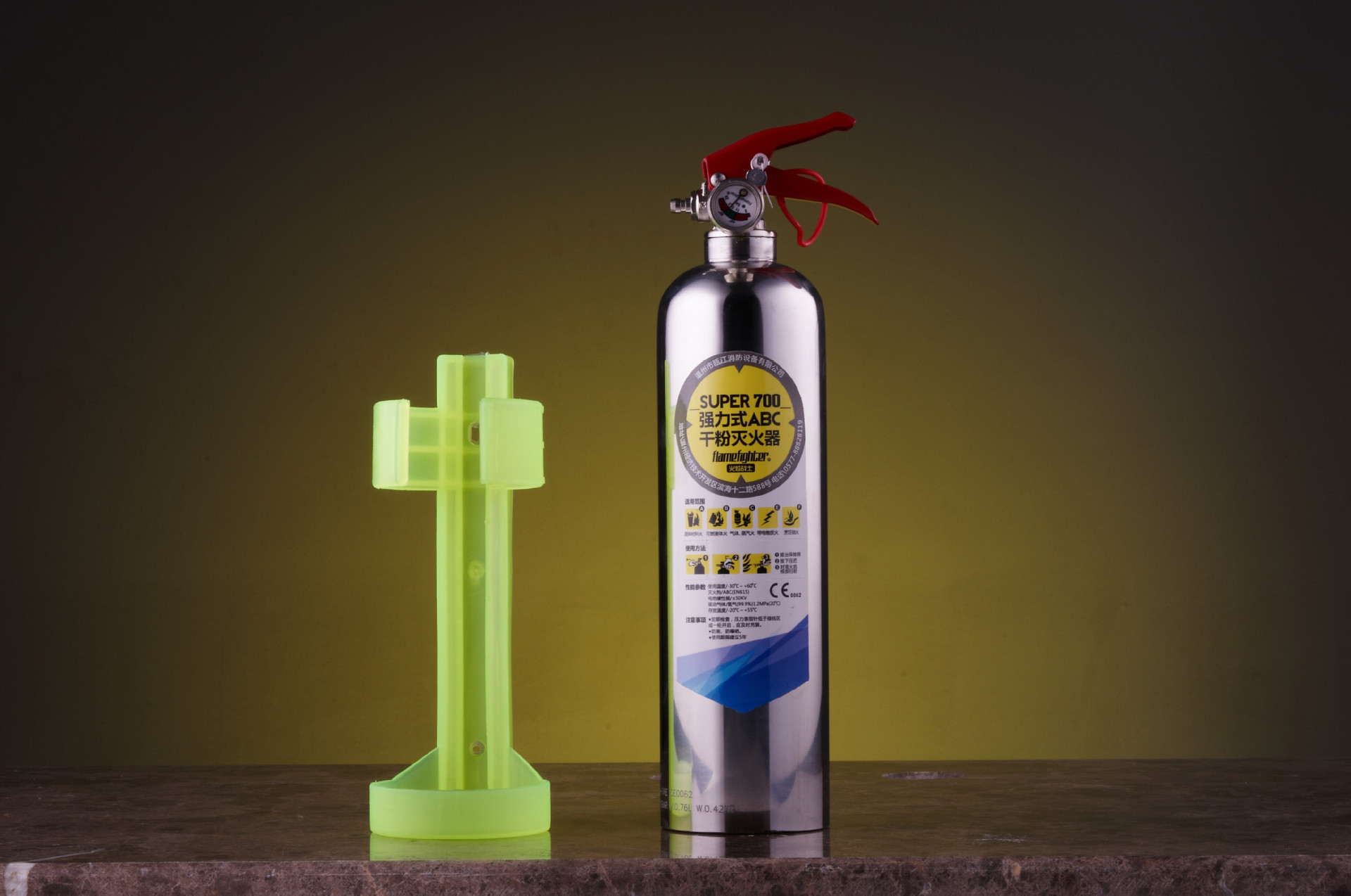 Portable dry powder fire extinguisher portable mini stainless steel portable 700G Portable dry powder fire extinguisher portable mini stainless steel portable 700G