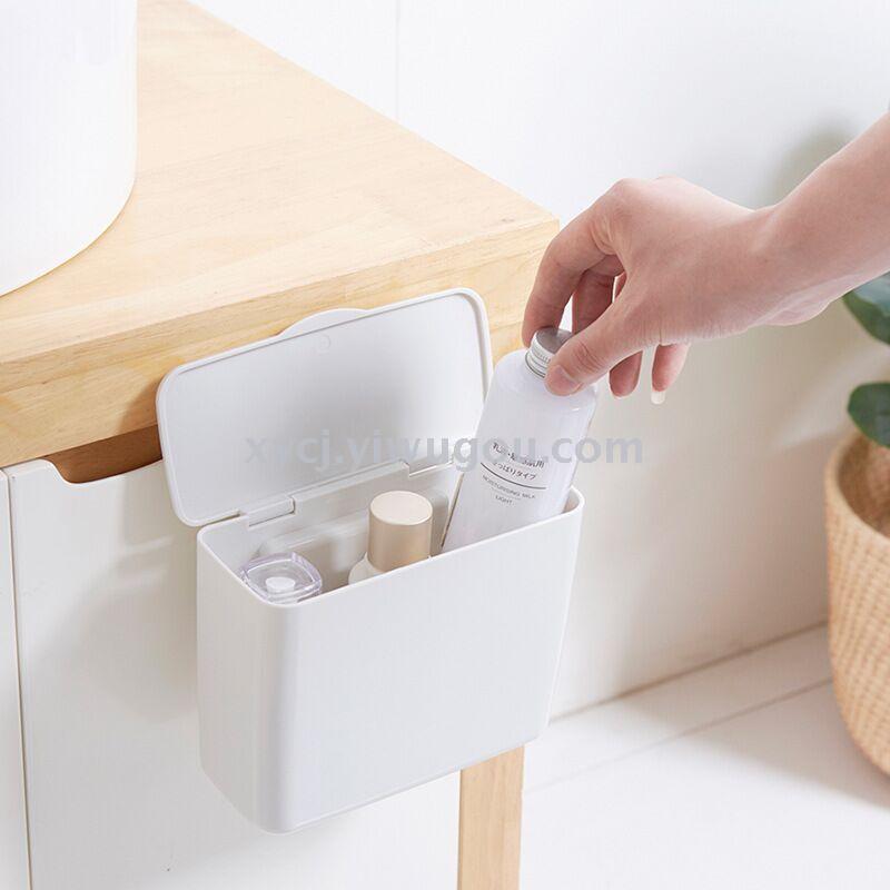 No punching can be attached to the bathroom water tank shelf No punching can be attached to the bathroom water tank shelf