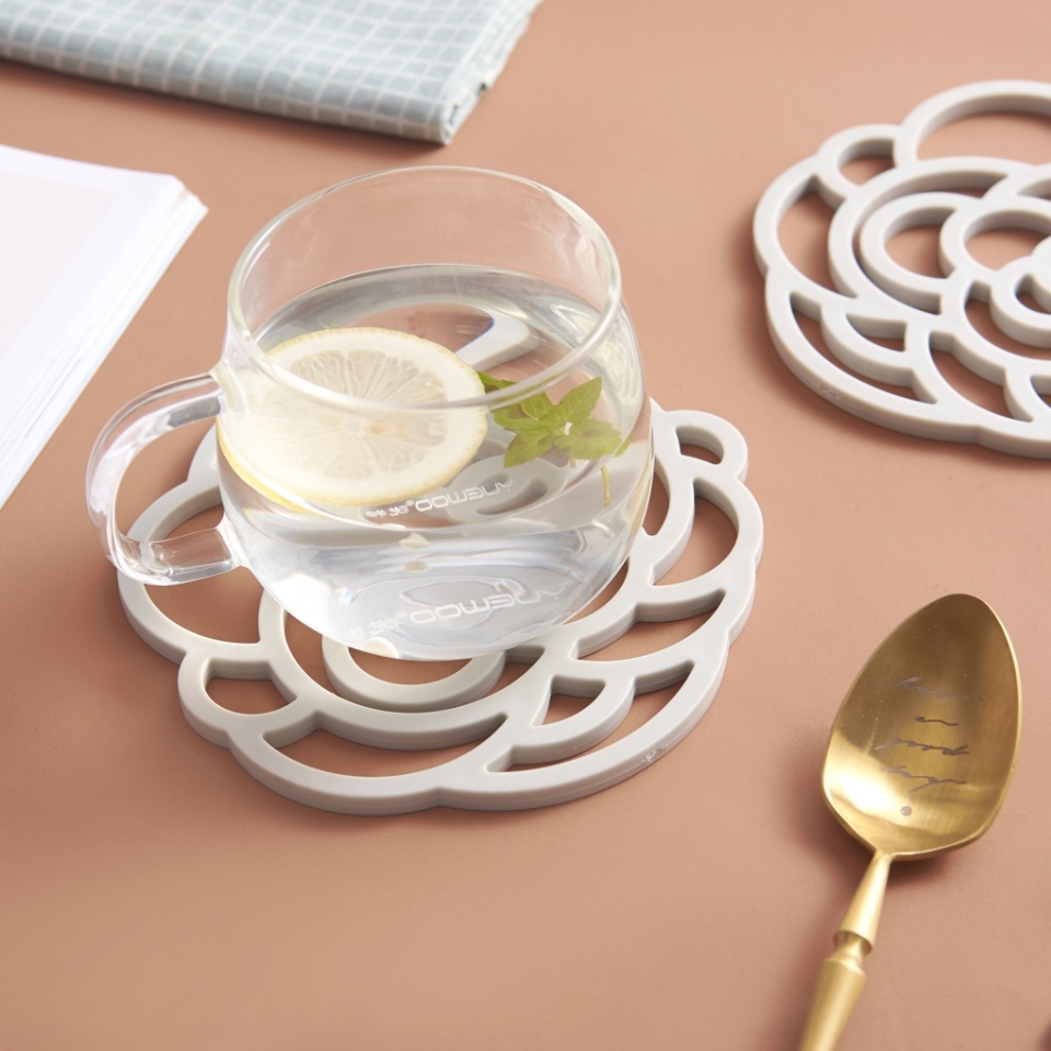X36-5902 Nordic Fashion Simple Silicone Thermal Insulation Pad Dining Table Cushion Casserole Mat Coaster Anti-Scald and Heat-Resistant 2 Pack