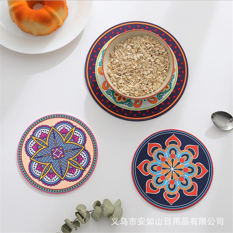 Nordic Creative Household Heat-Resistant round Non-Slip Coasters Silicone Thermal Insulation Pad High Temperature Resistant Waterproof Non-Slip and Hot Coaster