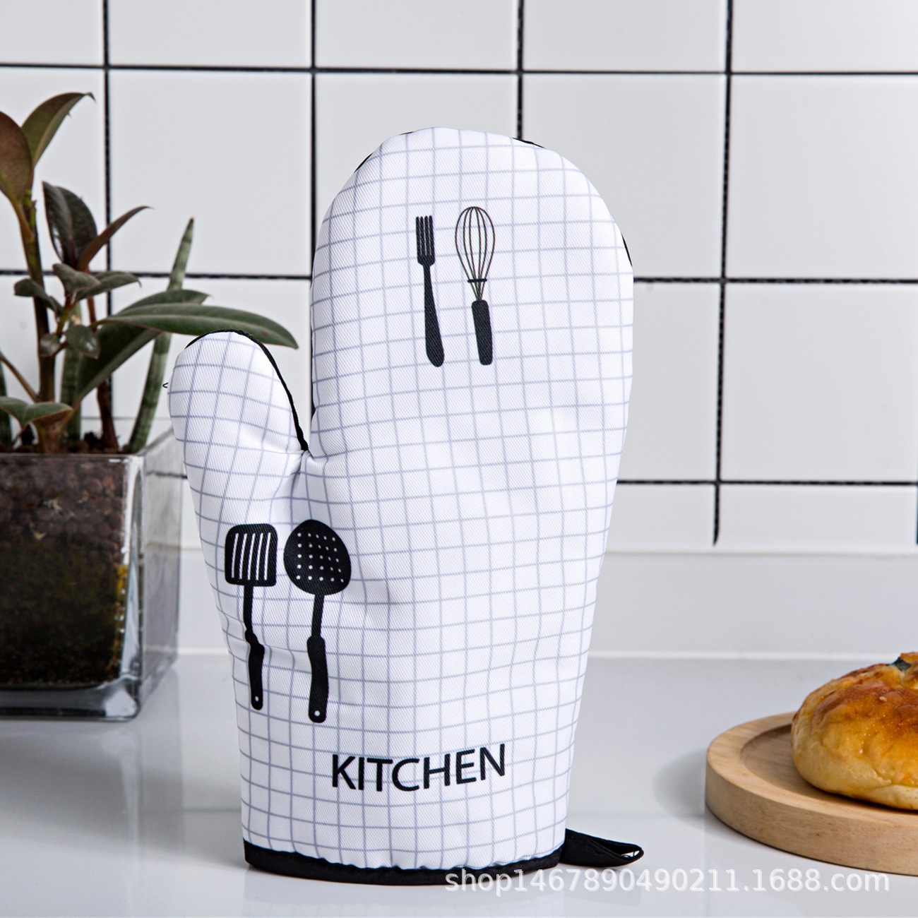 Kitchen Microwave Oven Heat Insulation Anti-Hot Gloves Microwave Insulation Pad High Temperature Resistant Oven Anti-Scald Baking Gloves