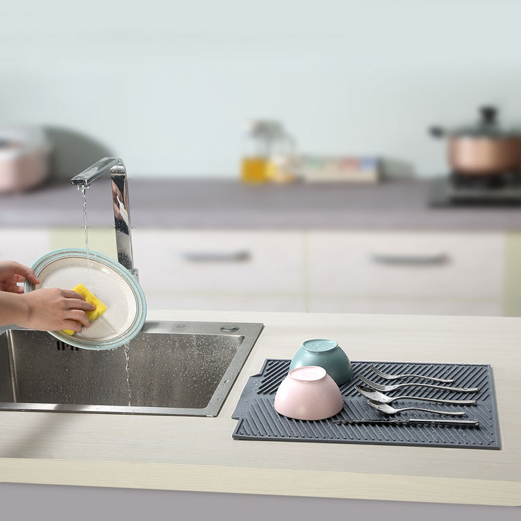 Spot Supply 324G Large Silicone Draining Pad Kitchen Multi-Functional Heat Insulation Drying Mat Kitchen Supplies