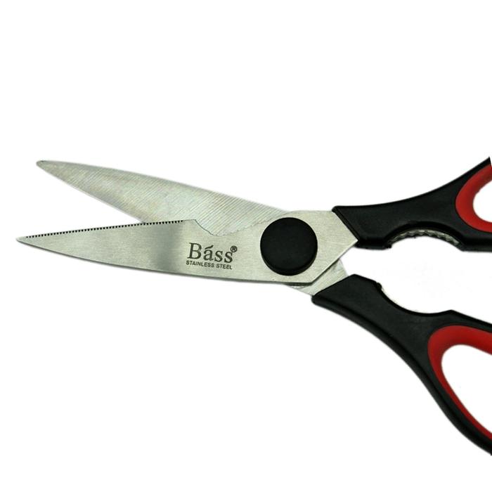 The high-end kitchen is scissors. The chicken bone is scissors