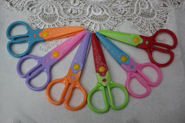 Kai-Bo metal factory in Yiwu KAIBO 8,021 lace plastic scissors scissors