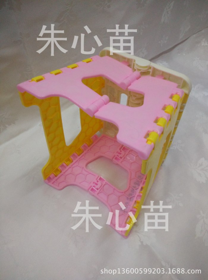 Wholesale cartoon portable plastic folding stool plastic cartoon stool plastic children folding stool large quantity condescending Wholesale cartoon portable plastic folding stool plastic cartoon stool plastic children folding stool large quantity condescending