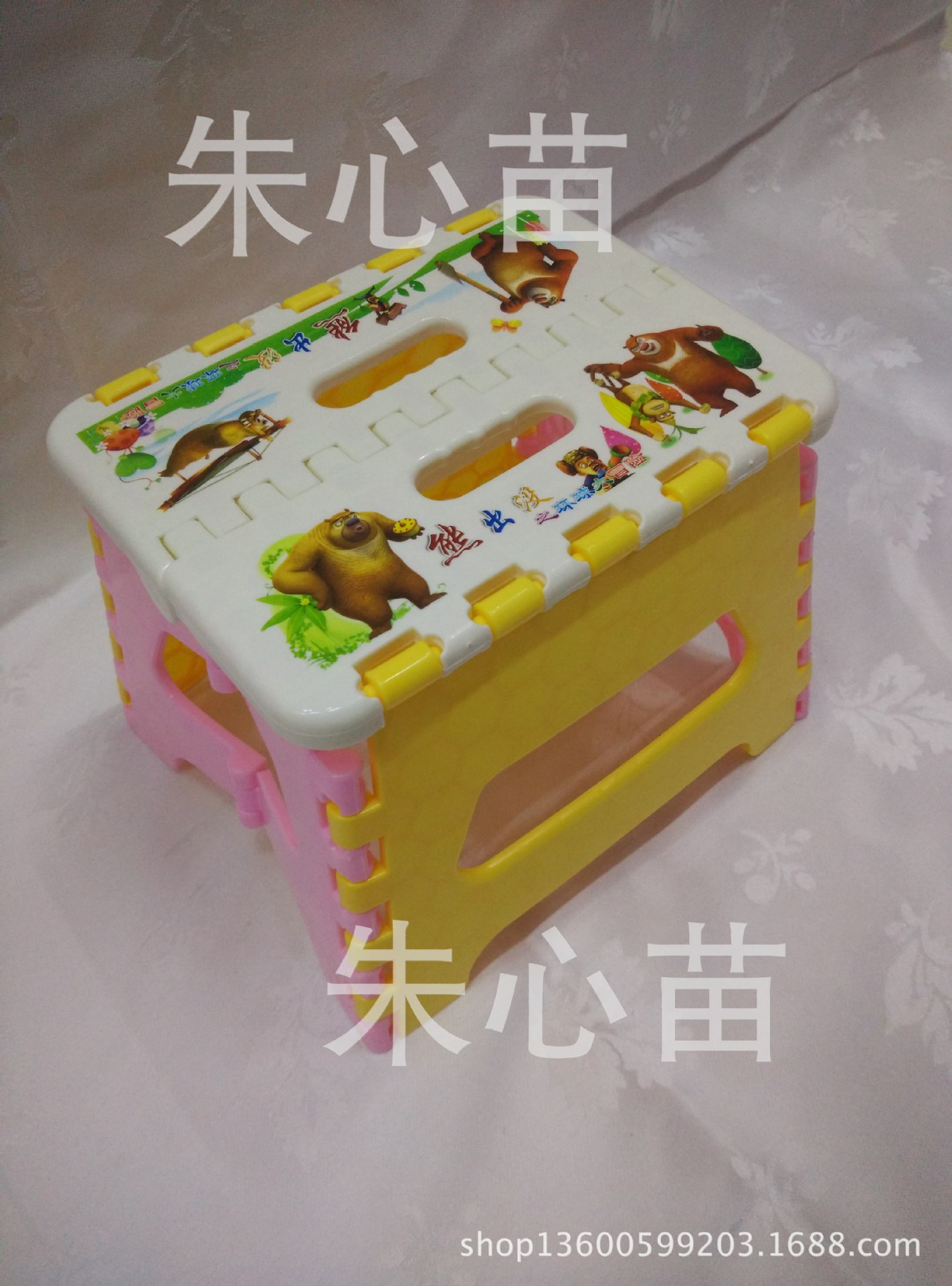 Wholesale cartoon portable plastic folding stool plastic cartoon stool plastic children folding stool large quantity condescending