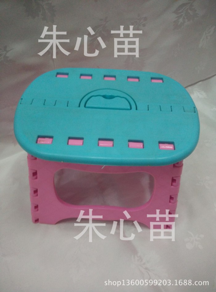 Wholesale cartoon portable plastic folding stool plastic cartoon stool plastic children folding stool large quantity condescending Wholesale cartoon portable plastic folding stool plastic cartoon stool plastic children folding stool large quantity condescending