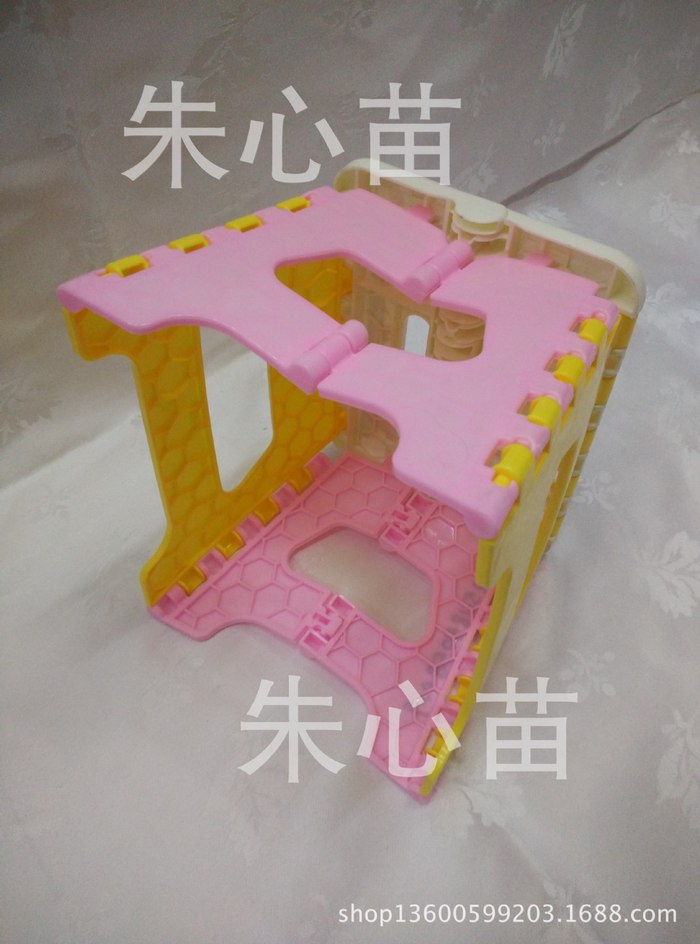 Wholesale cartoon portable plastic folding stool plastic cartoon stool plastic children folding stool large quantity condescending Wholesale cartoon portable plastic folding stool plastic cartoon stool plastic children folding stool large quantity condescending