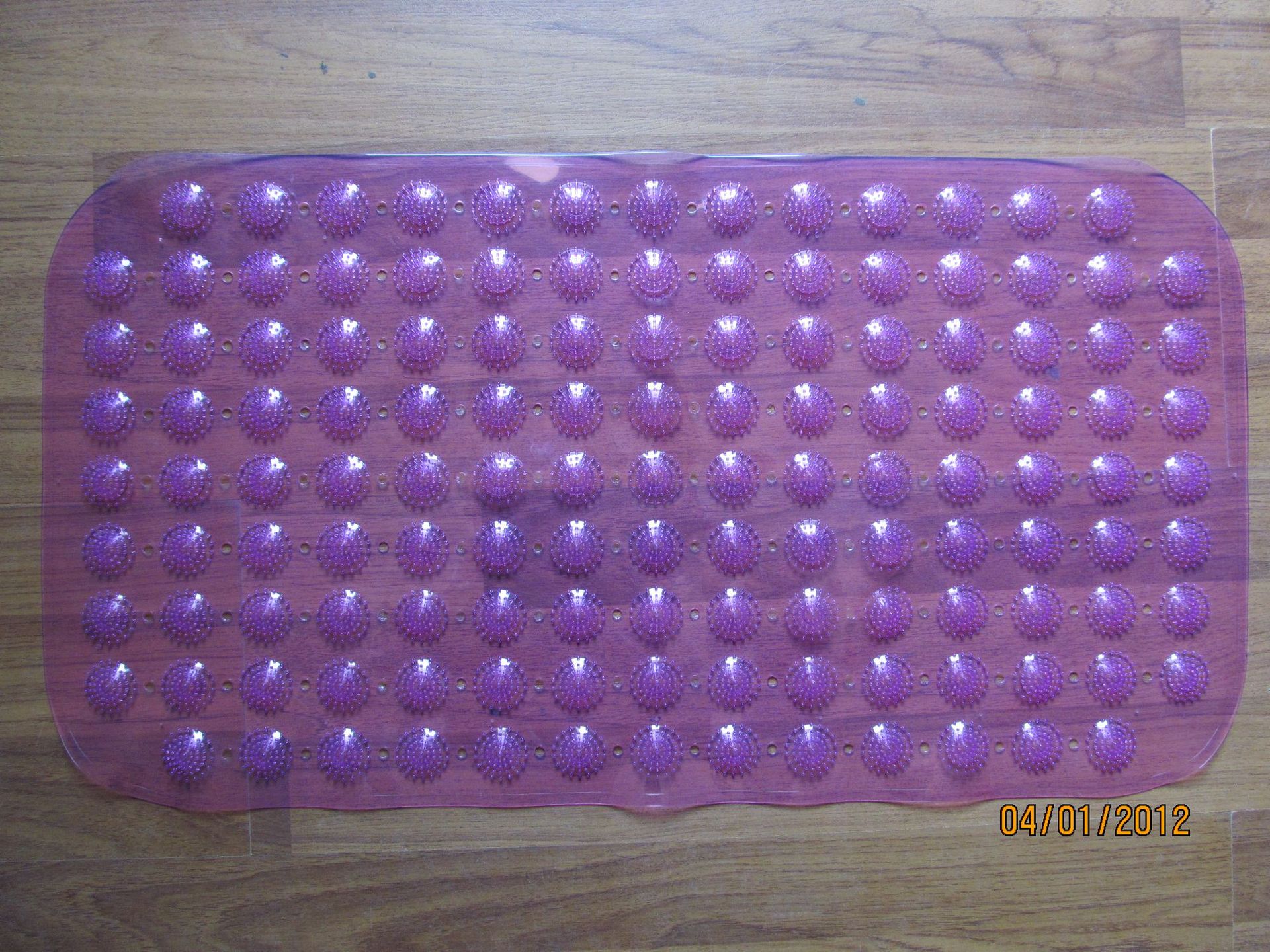 Non-slip mat bathroom shower bath pad with suction cup through color square point bead massage non-slip mat wholesale