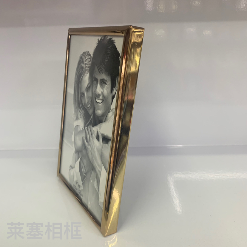 Small Edge Iron Plating Golden Glass Creative Decoration Photo Home Decorative Gift Crafts Metal Photo Frame