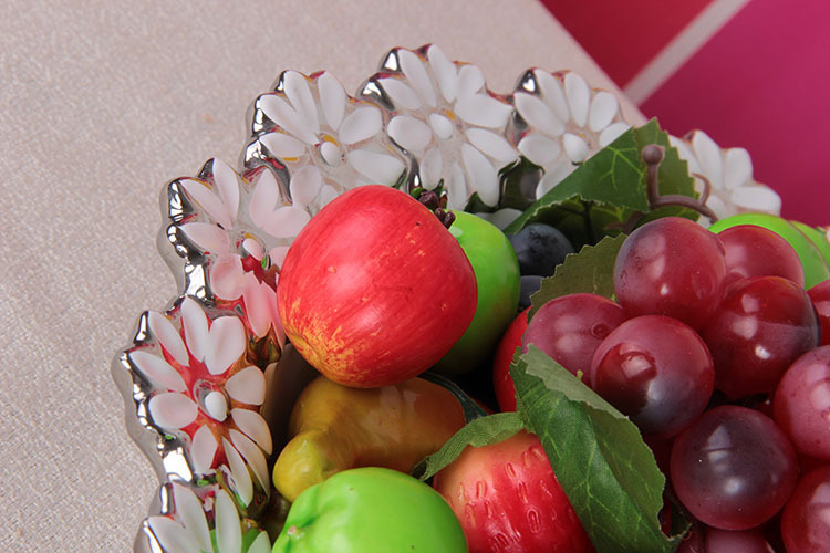 Gao Bo Decorated Home Home decor tall feet white Chrysanthemum-free ceramic fruit ceramic crafts