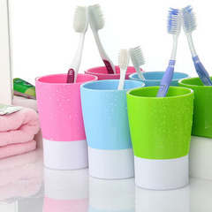 In 2014, the new creative Japanese type s-type toilet brush was used to clean the side corner of the toilet. In 2014, the new creative Japanese type s-type toilet brush was used to clean the side corner of the toilet.